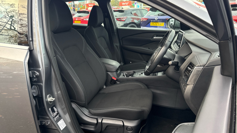 Nissan Qashqai 1.3 DiG-T MH Acenta Premium 5dr Petrol Hatchback